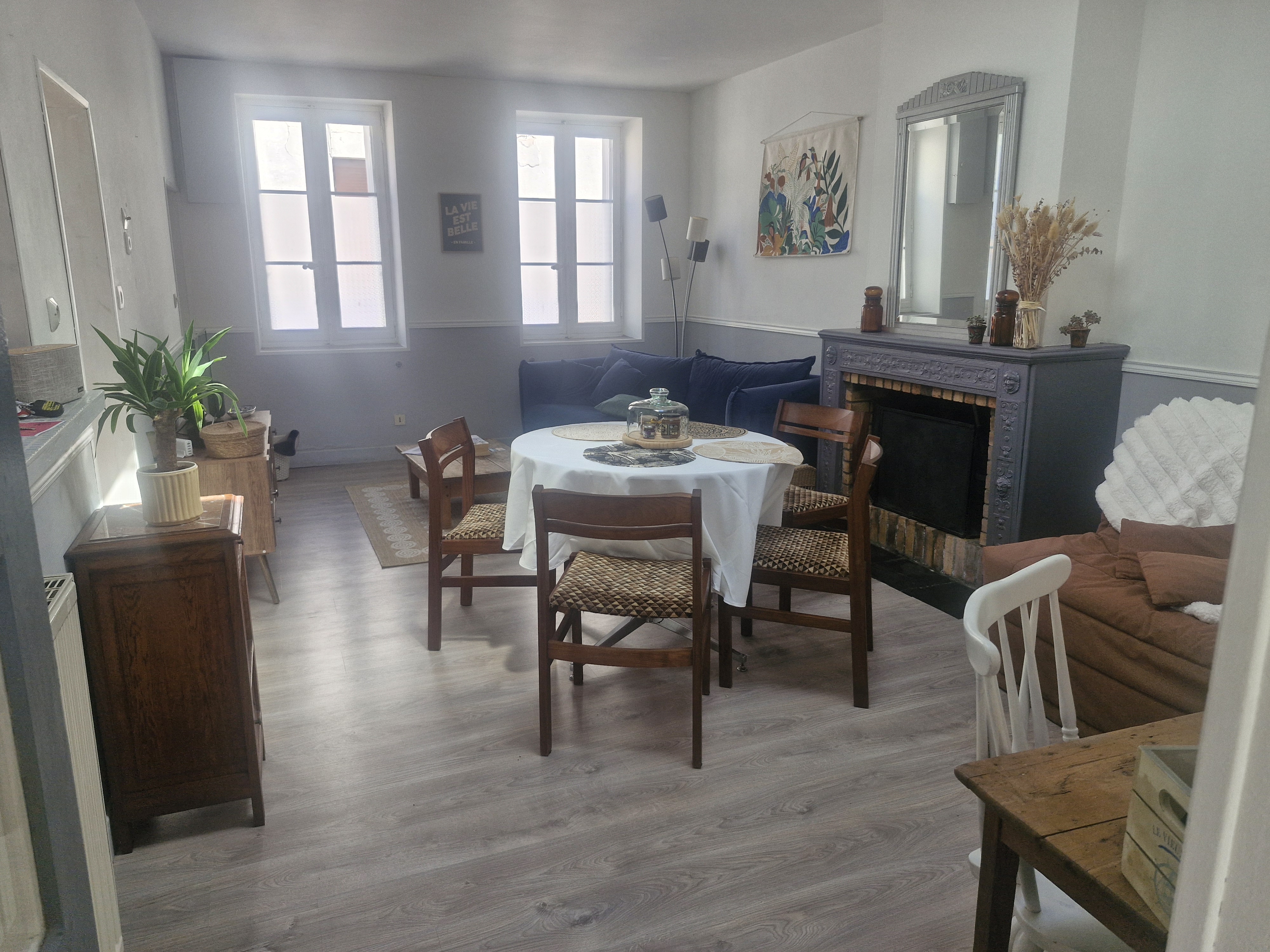 Séjour avec table